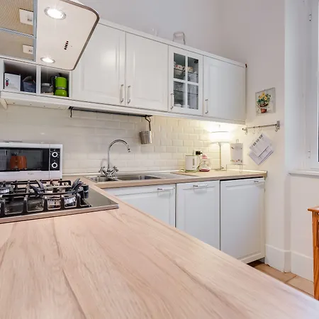 Domus Ricca Termini Appartement *