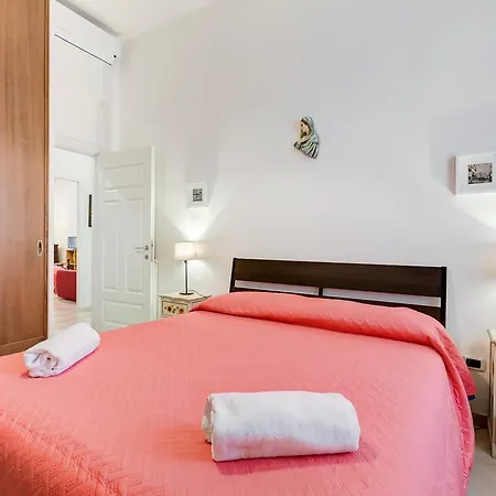 ドムス リッカ テルミニ アパート